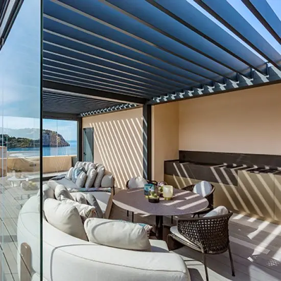 Glass-2-r96q28jnc4sq44rr0m8w3cj6y6e3cw8gmdfy5jofek