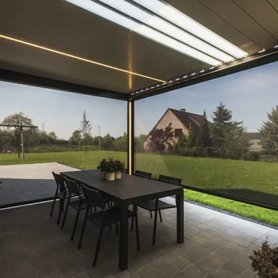 Glass-louvers-2-r96q3r2acivctikk69t93yrxeixdrc8w5va3zlfldo