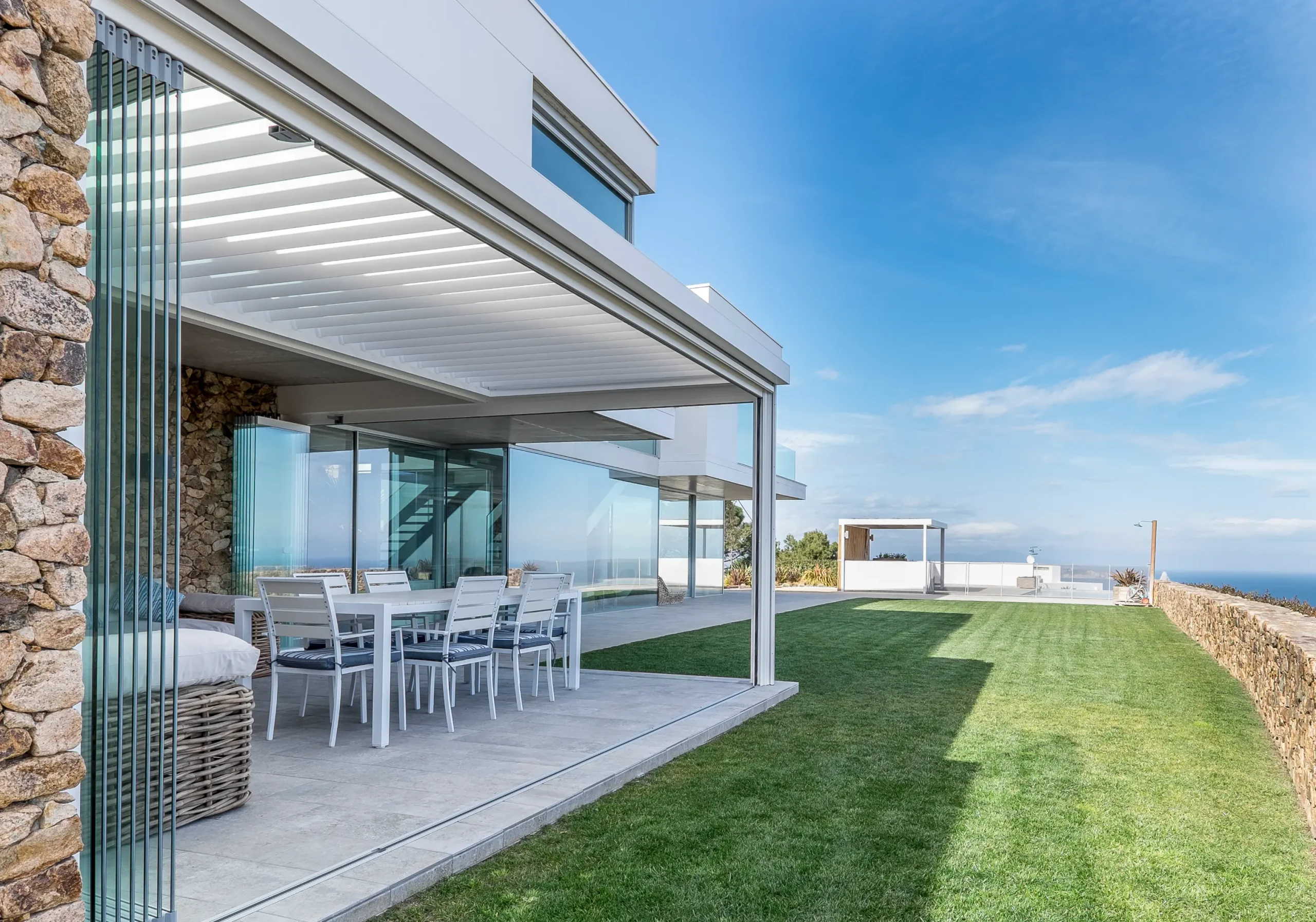 algarve_roof_fixscreen_06 Renson Algarve Pergola